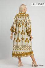 Load image into Gallery viewer, Chestnut Charm