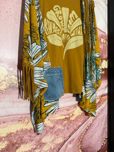 Load image into Gallery viewer, Sunflower Red Bird
