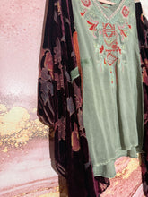 Load image into Gallery viewer, Vintage Red Bird
