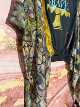 Load image into Gallery viewer, Cake Red Bird
