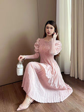 Load image into Gallery viewer, Cataleya
