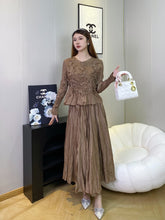 Load image into Gallery viewer, Corrine
